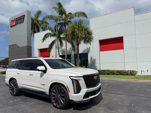 Used 2025 Cadillac Escalade V AWD/4WD image 1