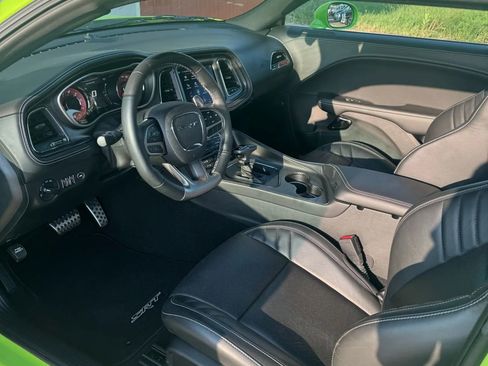 Used 2023 Dodge Challenger SRT Hellcat w/ Driver Convenience Group image 5