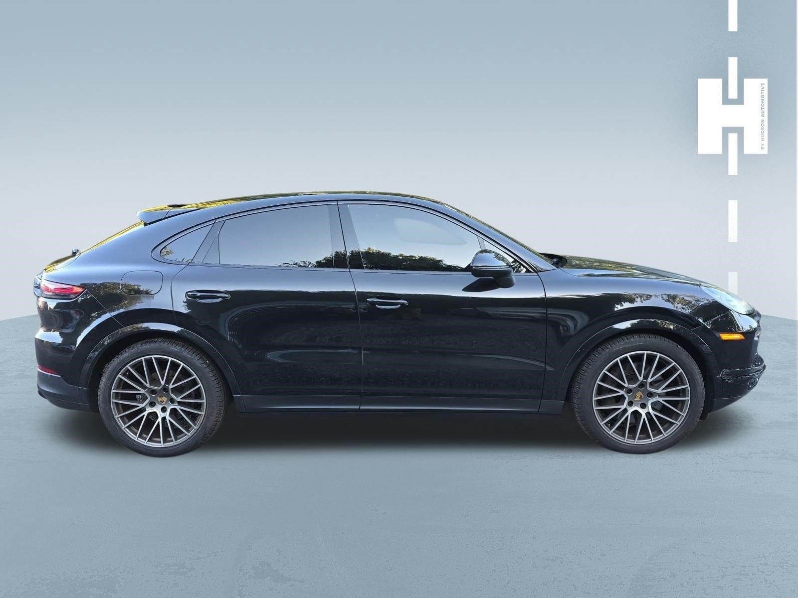 Used 2023 Porsche Cayenne Platinum Edition AWD/4WD image 3