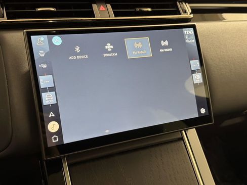 Certified 2025 Land Rover Range Rover Velar Dynamic SE image 17