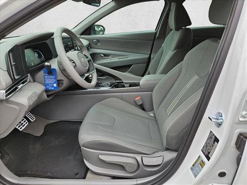 New 2026 Hyundai Elantra SEL Sport FWD image 4