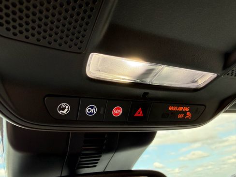 Used 2025 Buick Enclave Preferred FWD image 25