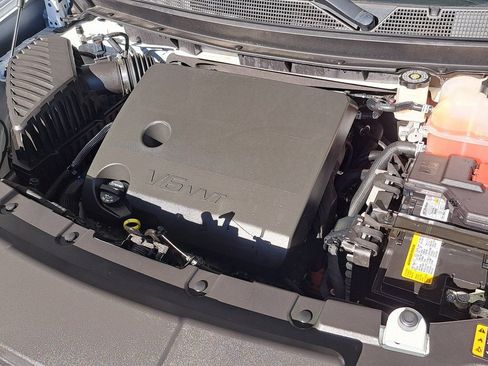 Used 2023 Chevrolet Traverse LT image 35