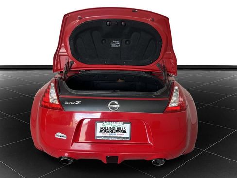 Used 2010 Nissan 370Z Touring w/ Sport Pkg RWD image 13