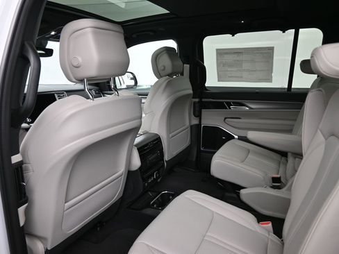 New 2026 Jeep Grand Wagoneer Limited image 23