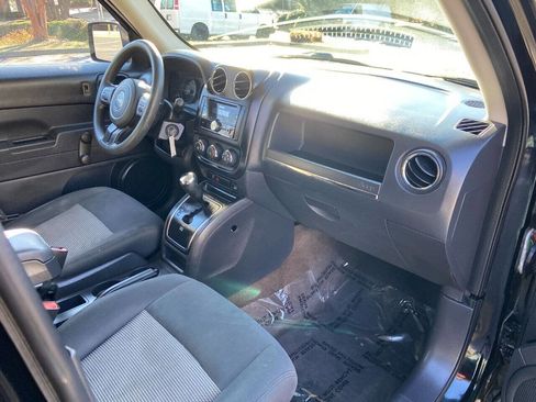 Used 2015 Jeep Patriot Sport image 12