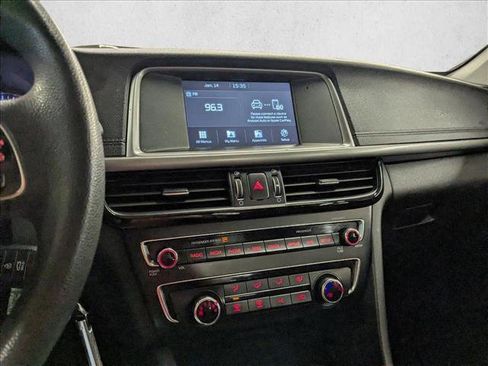 Used 2018 Kia Optima LX image 15