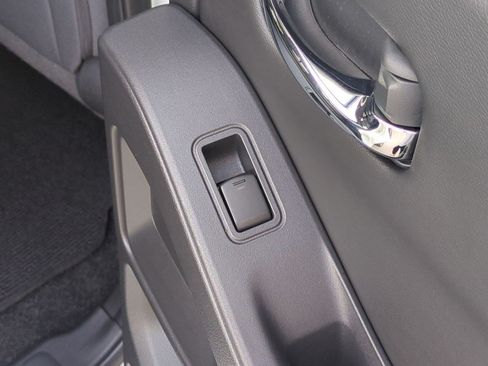 Certified 2025 Nissan Frontier SV RWD image 35