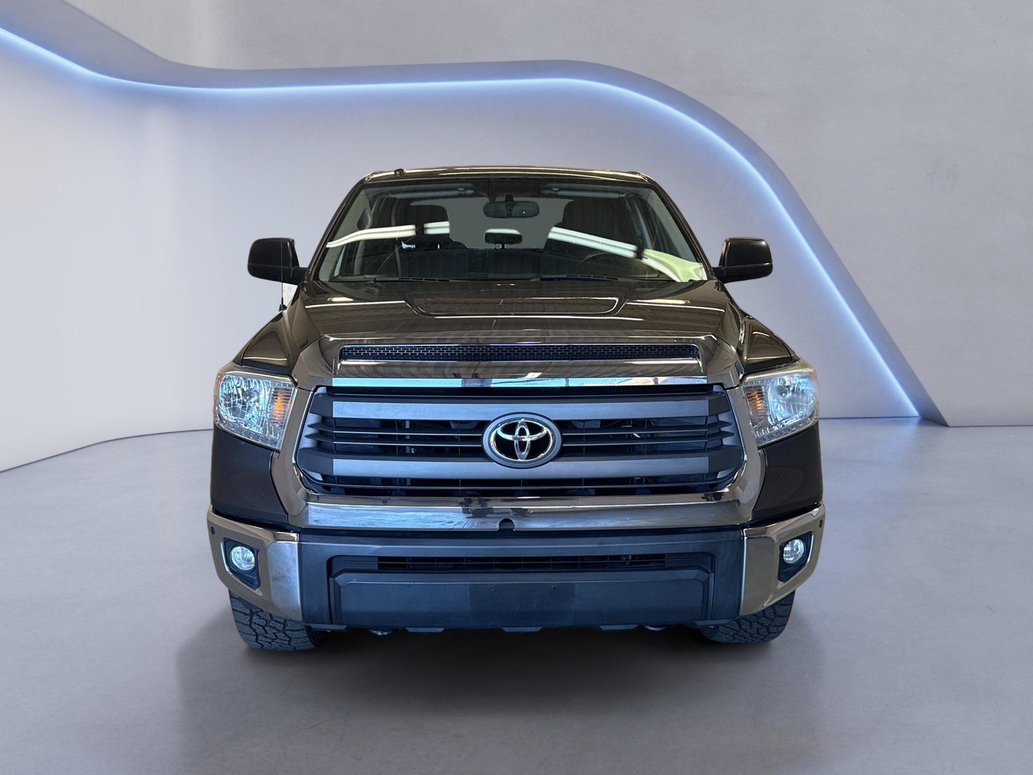 Used 2014 Toyota Tundra SR5 AWD/4WD image 2