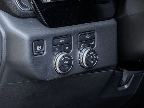 Used 2022 GMC Sierra 1500 Elevation image 12