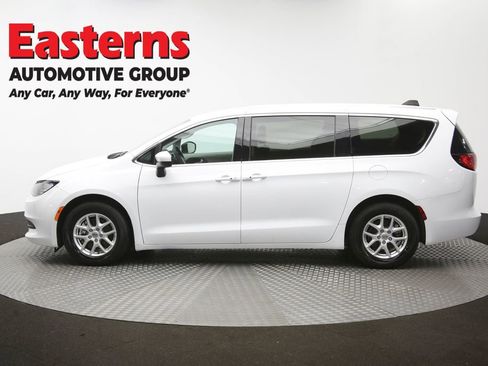 Used 2023 Chrysler Voyager LX FWD image 60