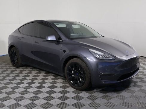 Used 2021 Tesla Model Y Long Range image 3
