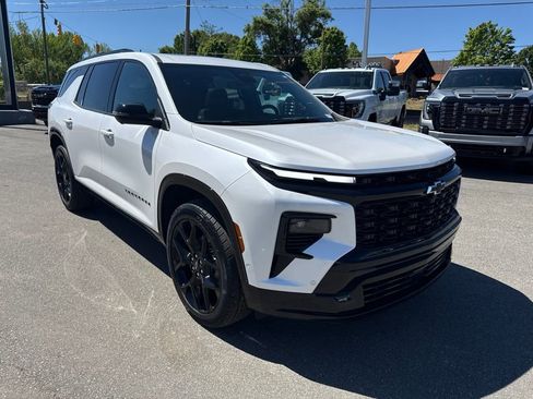 Used 2025 Chevrolet Traverse RS AWD/4WD image 7
