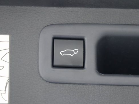 Used 2024 Toyota Highlander XLE image 37