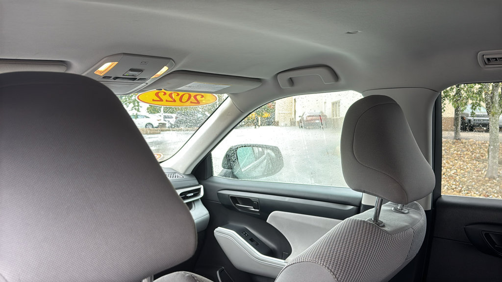 Used 2022 Toyota Highlander LE AWD/4WD image 31
