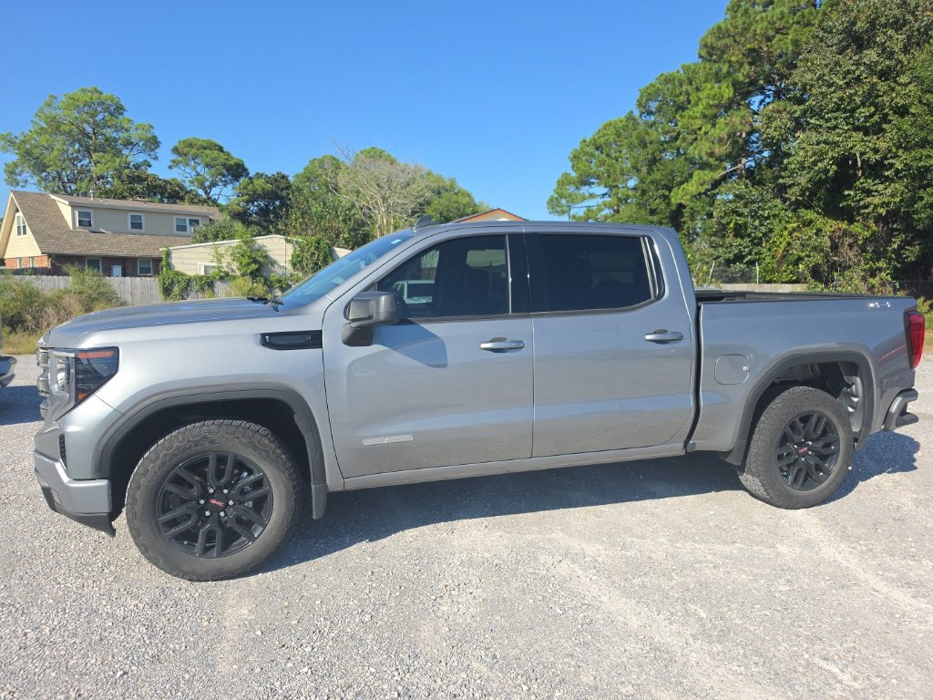 Used 2023 GMC Sierra 1500 Elevation AWD/4WD image 1