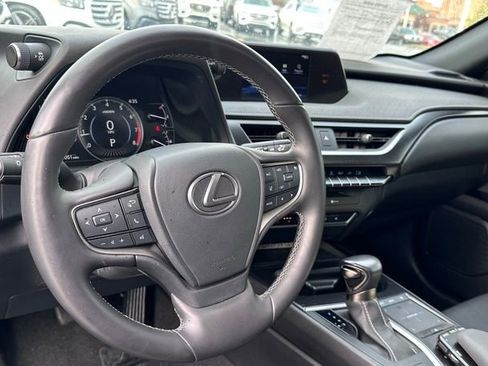 Used 2022 Lexus UX 200 w/ Premium Package image 13