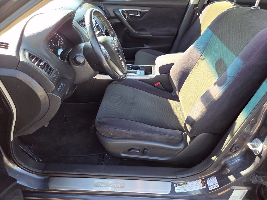 Used 2013 Nissan Altima 2.5 SV FWD image 6