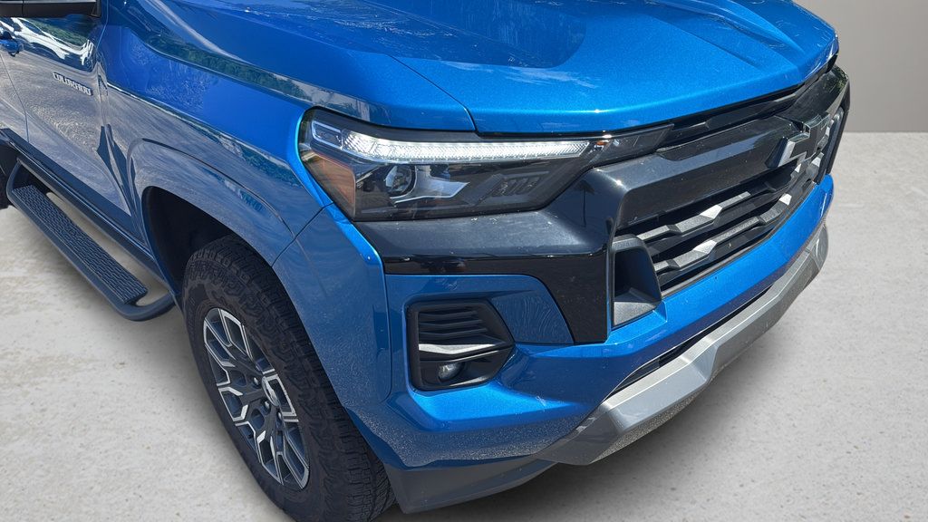Used 2023 Chevrolet Colorado Z71 w/ Z71 Convenience Package 2 AWD/4WD image 10
