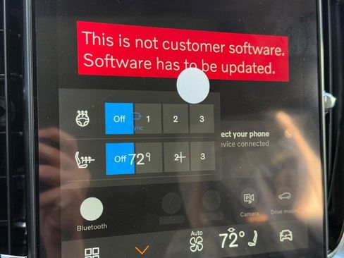 New 2026 Volvo XC90 B6 Plus w/ Protection Package Premier image 17