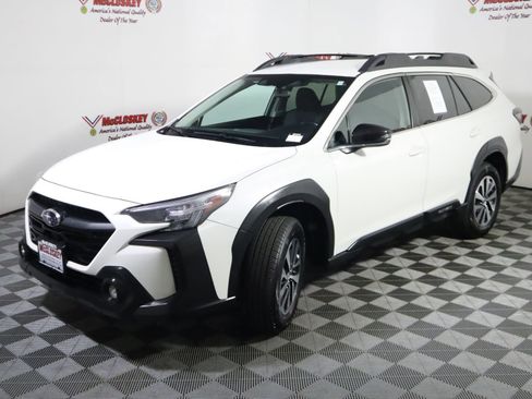 Used 2023 Subaru Outback Premium image 17