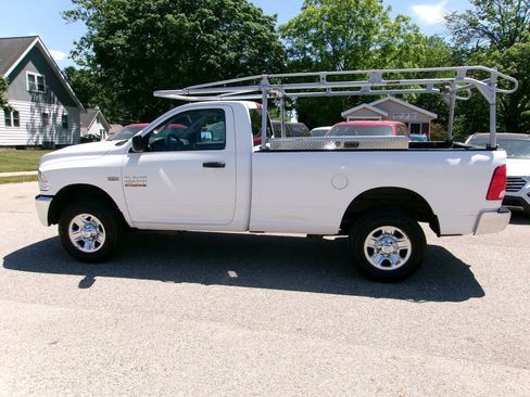 Used 2014 RAM 2500 Tradesman w/ Chrome Appearance Group AWD/4WD image 2