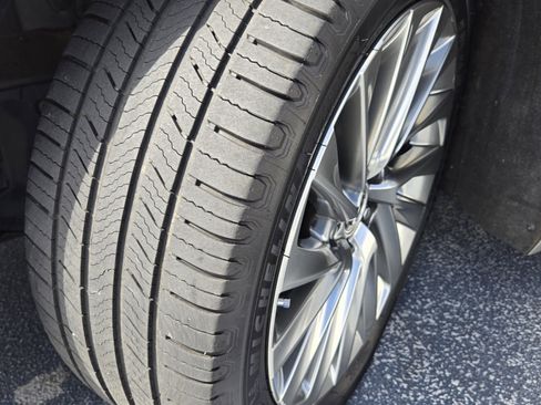 Used 2021 Lexus ES 300h Ultra Luxury w/ Accessory Package 2 image 16