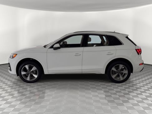 Used 2023 Audi Q5 2.0T Premium AWD/4WD image 2