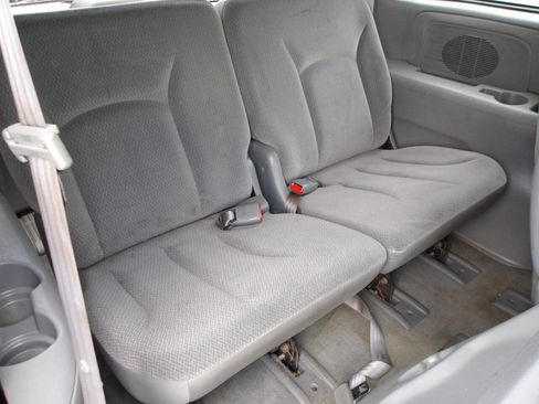 Used 2005 Dodge Caravan SXT w/ Popular Equipment Group image 21