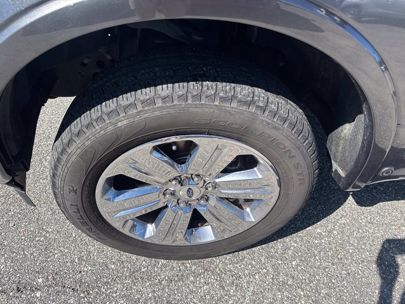 Used 2019 Ford F150 Lariat w/ Equipment Group 502A Luxury AWD/4WD image 12