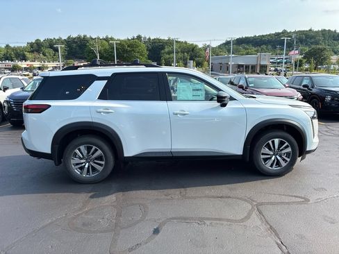 New 2026 Nissan Pathfinder SL AWD/4WD image 8