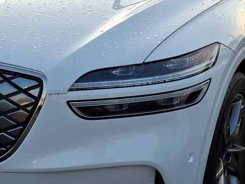 Used 2025 Genesis Electrified GV70 AWD/4WD image 7