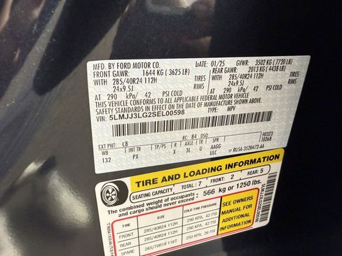 Used 2025 Lincoln Navigator L Reserve image 28