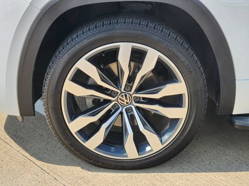 Used 2020 Volkswagen Atlas Cross Sport SEL R-Line AWD/4WD image 10