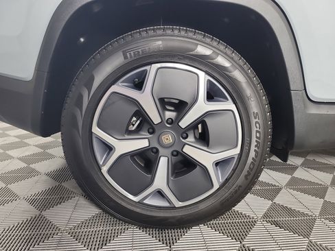 Used 2024 Rivian R1T Adventure AWD/4WD image 12
