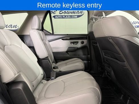 Used 2024 Honda Pilot Touring image 20