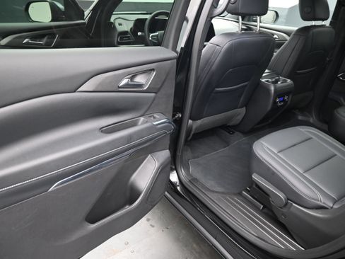 Certified 2026 Chevrolet Traverse LT FWD image 19