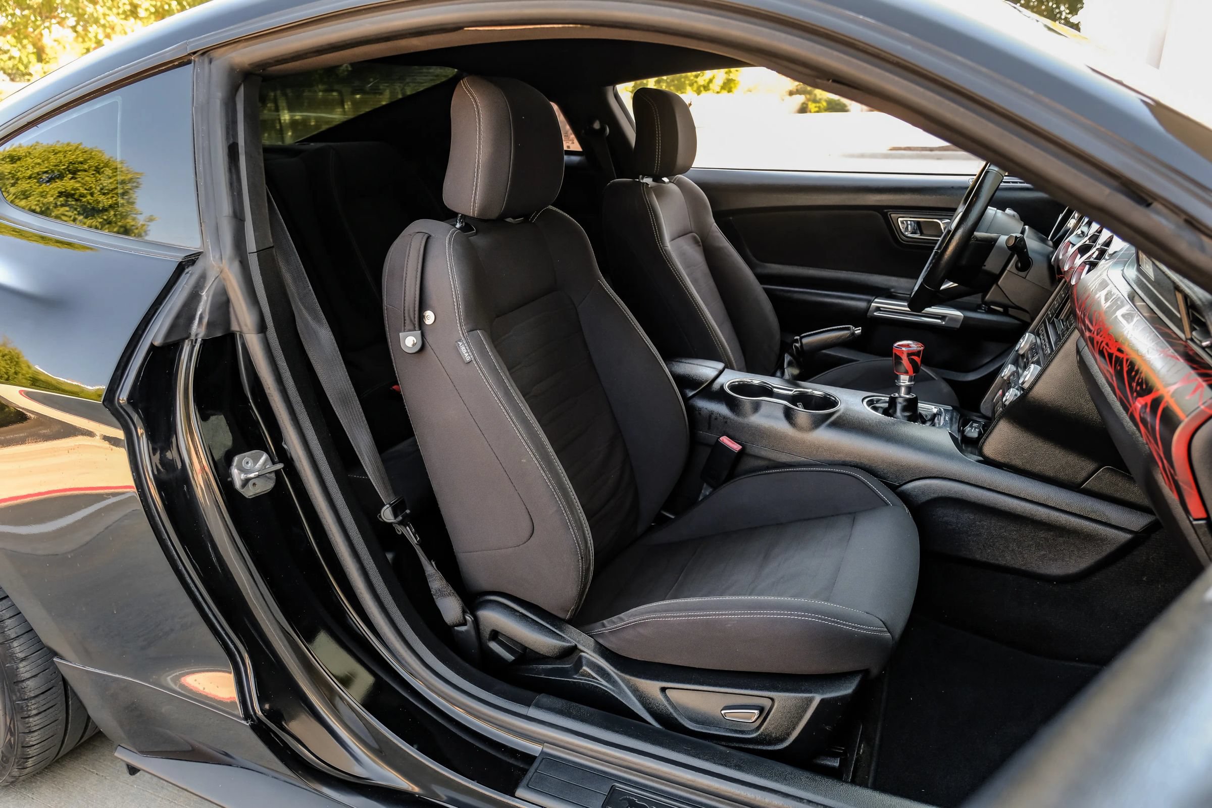 Used 2016 Ford Mustang GT RWD image 39