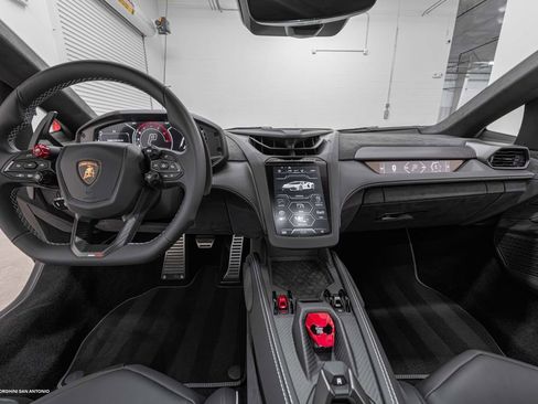 Used 2026 Lamborghini Revuelto AWD/4WD image 4