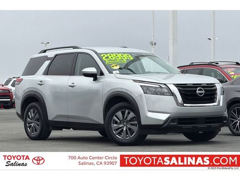 Used 2024 Nissan Pathfinder SV FWD image 1