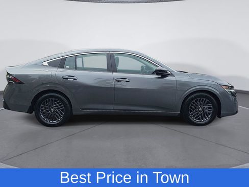 Used 2026 Nissan Sentra SV w/ Floor Mat Package FWD image 2