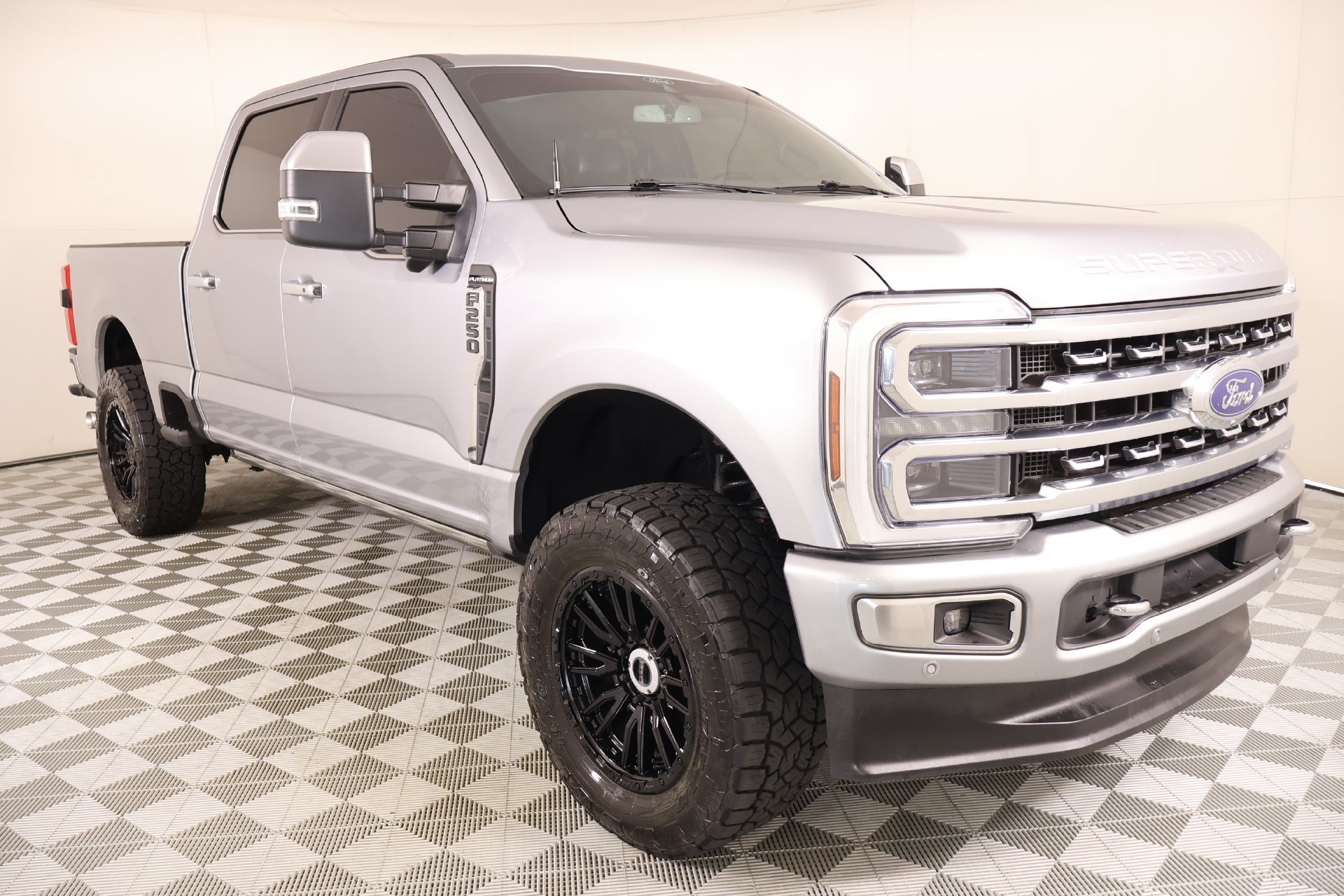 Used 2024 Ford F250 Platinum AWD/4WD image 1