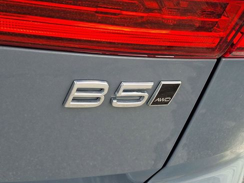 Certified 2023 Volvo XC60 B5 Plus w/ Climate Package image 30