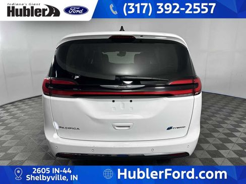 Used 2024 Chrysler Pacifica Limited FWD image 7