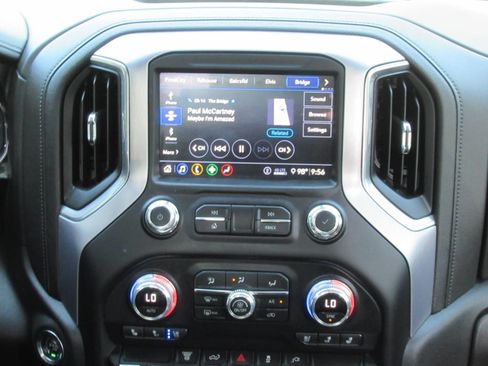Used 2020 GMC Sierra 2500 SLT w/ SLT Convenience Package AWD/4WD image 17
