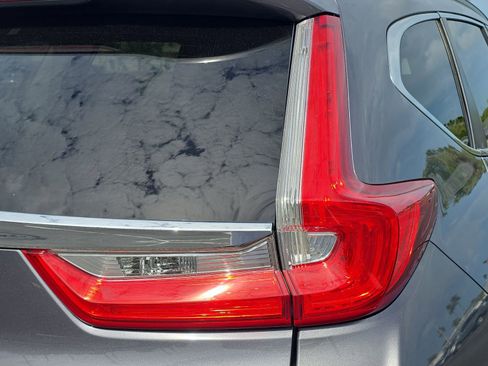 Used 2018 Honda CR-V Touring image 8