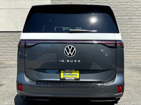 New 2025 Volkswagen ID. Buzz Pro S image 3