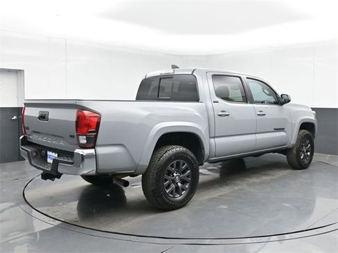 Used 2020 Toyota Tacoma SR5 image 10