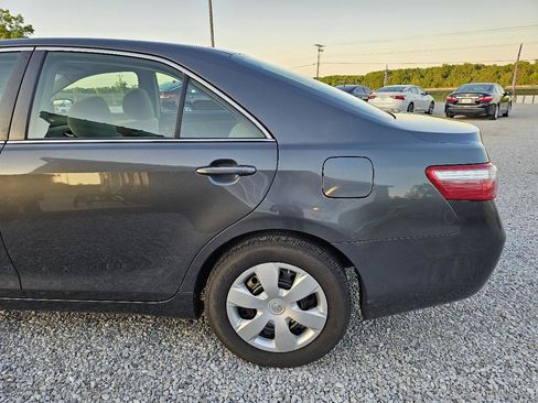 Used 2007 Toyota Camry LE image 4
