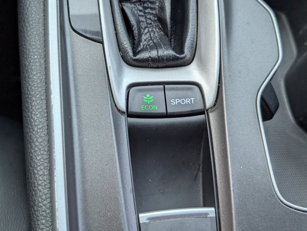 Used 2018 Honda Accord Sport image 26